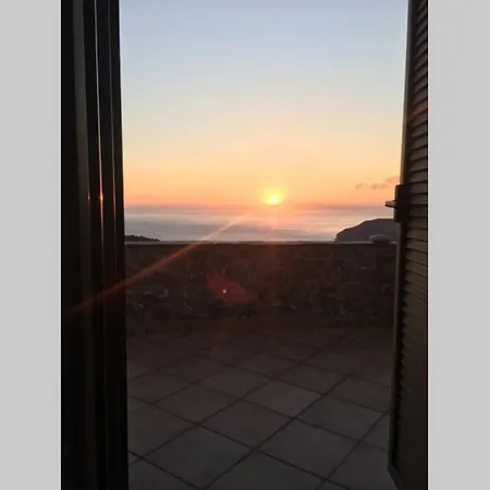 Villa Traditional Tower: Sea View Retreat Areopoli