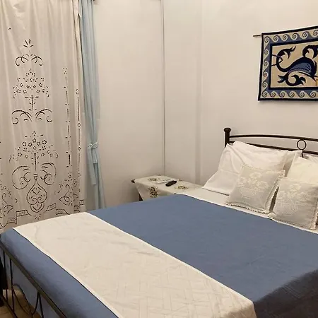 Villa Traditional Tower: Sea View Retreat *