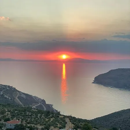 Villa Traditional Tower: Sea View Retreat Areopoli