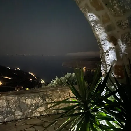 Traditional Tower: Sea View Retreat *